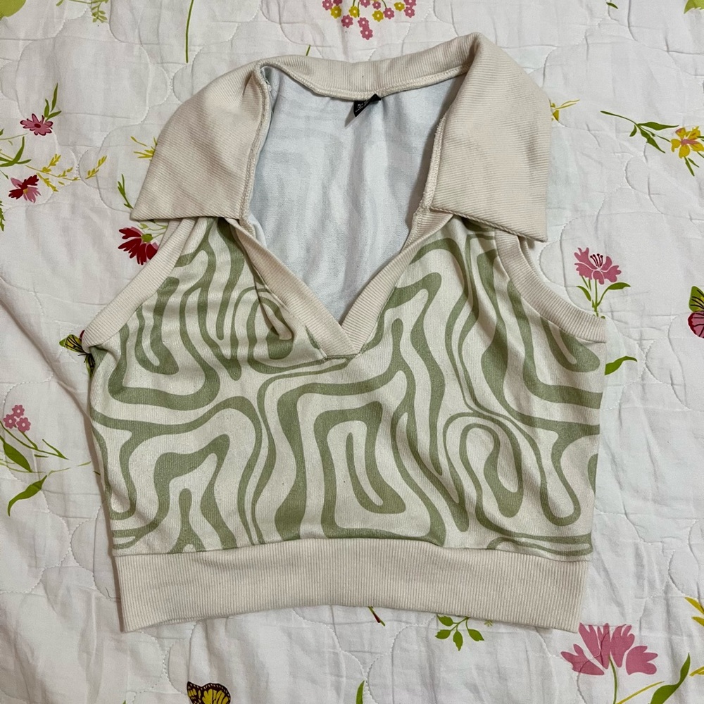 Aesthetic Green crop top Vneck